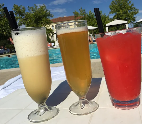 Poolside-Cocktails-at-San-Clemente-Palace