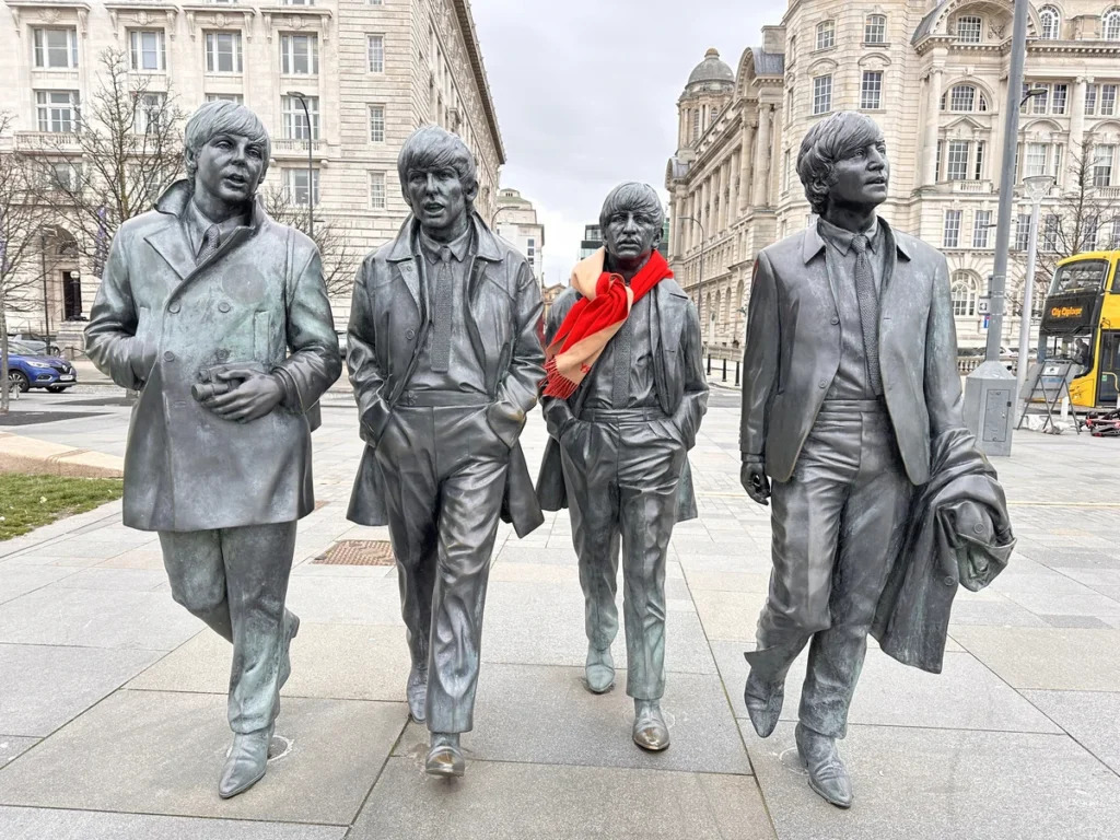 Ringo wears a red scarf on the statue, courtesy of the author 