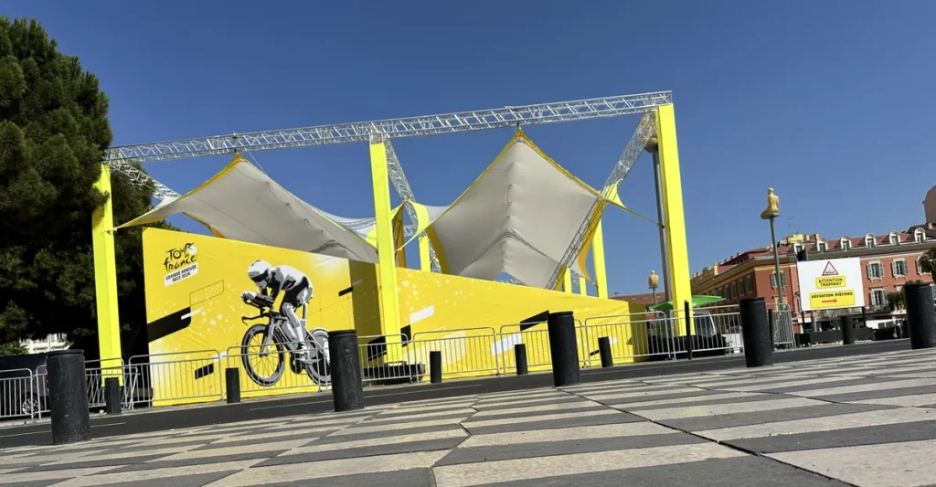 Place Messina Tour de France Stands