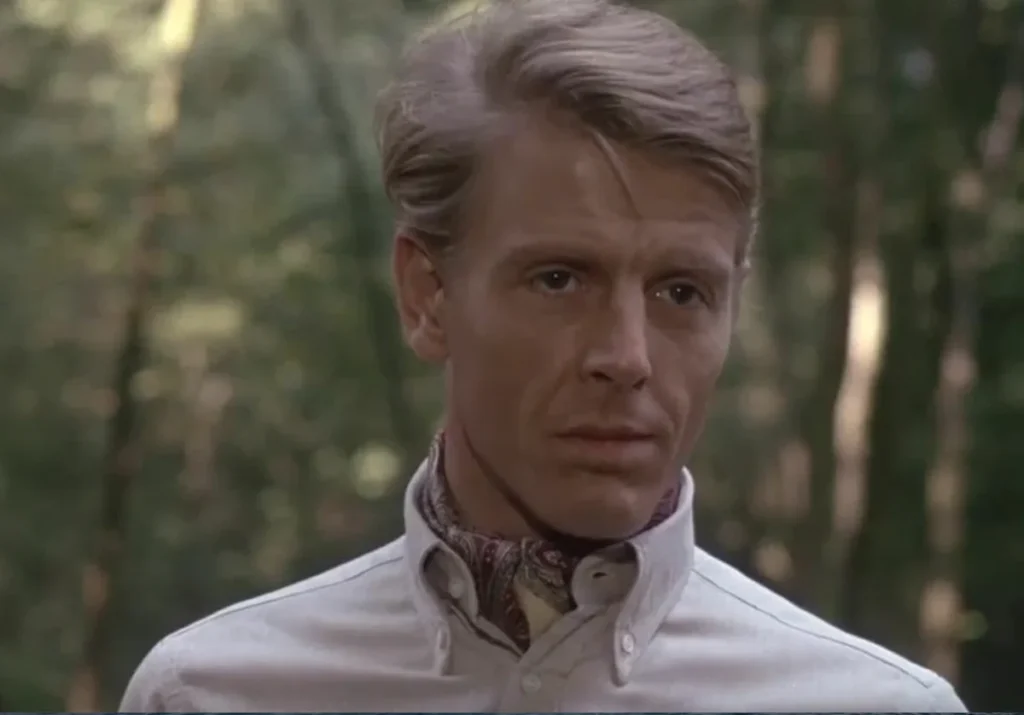 Edward Fox stars as the Jackal wearing a fashionable cravat